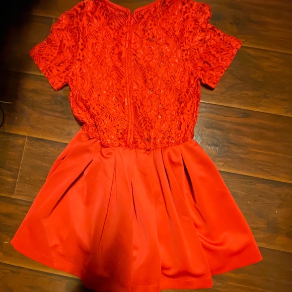 Lace shorts romper - Picture 3 of 5